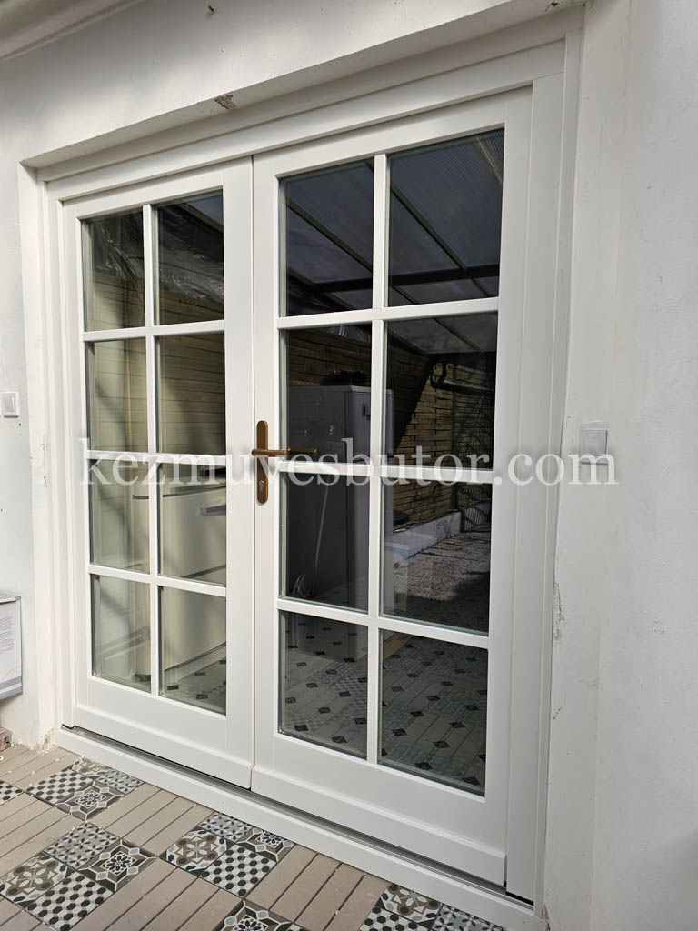 Álosztós fa teraszajtó Fa teraszajtó álosztásos kialakítással