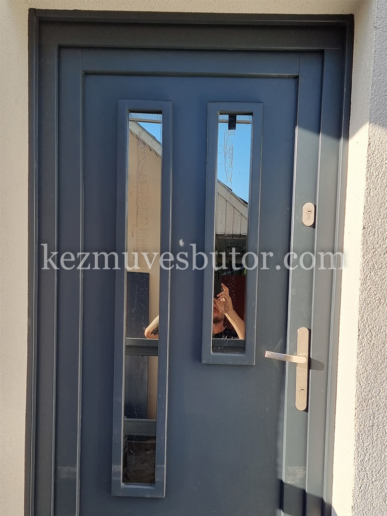 Antracit bejárati ajtó kép Antracit bejárati ajtó