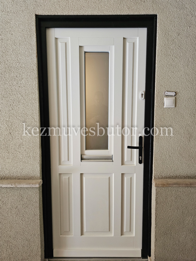 Bejárati ajtó fekete-fehér kép Bejárati ajtó fekete-fehér