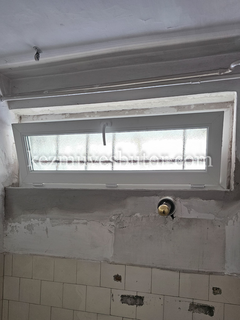 Bukó ablak fürdőszobába Üllői