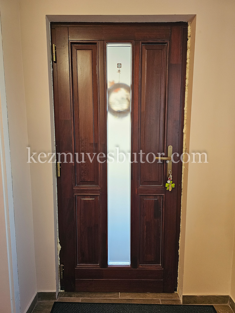 Családiház bejárati ajtó belülről kép Családiház bejárati ajtó belülről