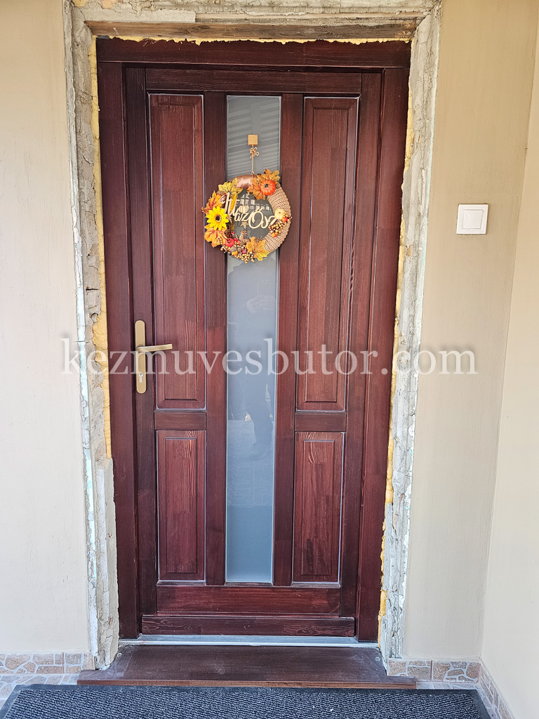 Családiház bejárati ajtó kép Családiház bejárati ajtó