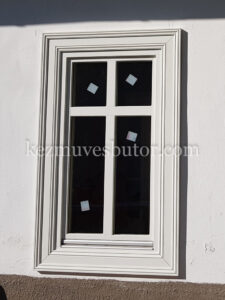 Díszes műemlék ablakok