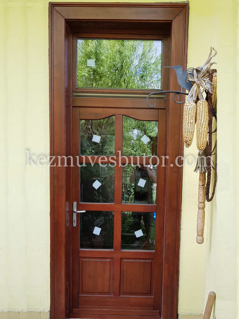 Egyedi fa bejárati ajtó kép Egyedi fa bejárati ajtó