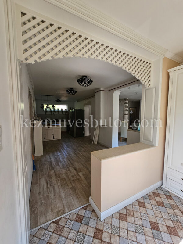 Egyedi falburkolat görögráccsal kép Egyedi falburkolat görögráccsal