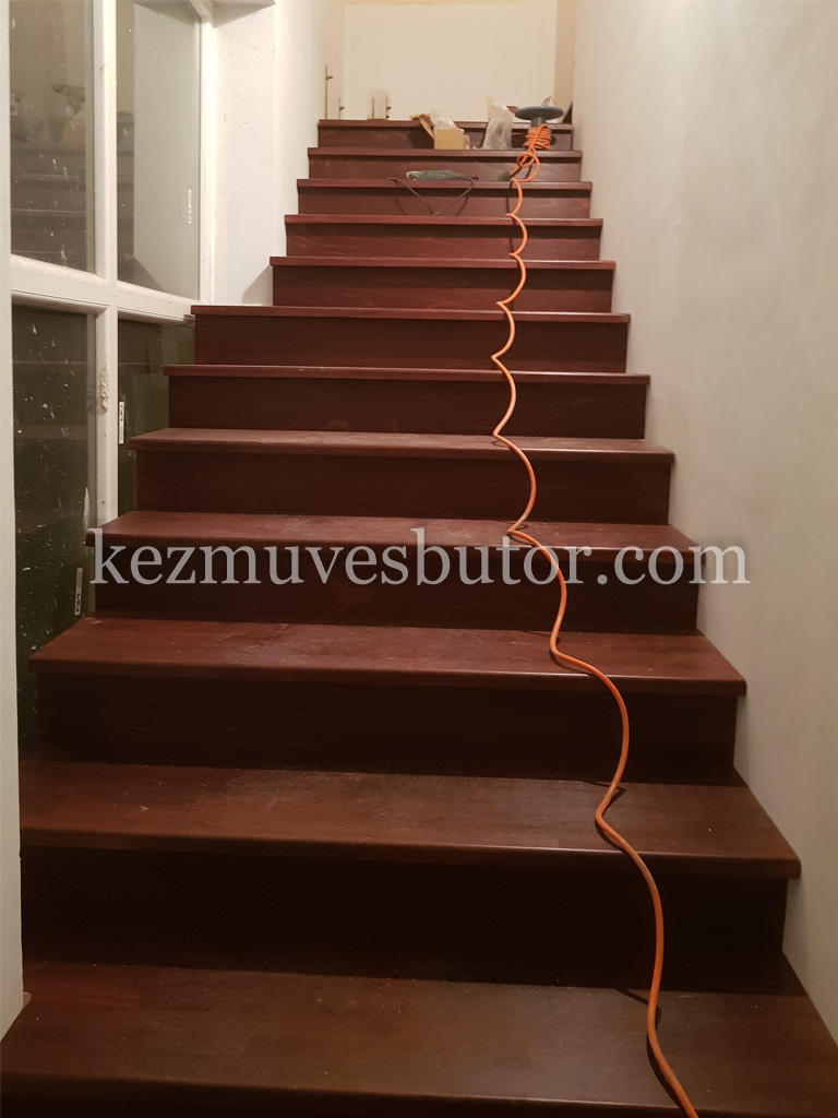 kép Egyedi lépcső