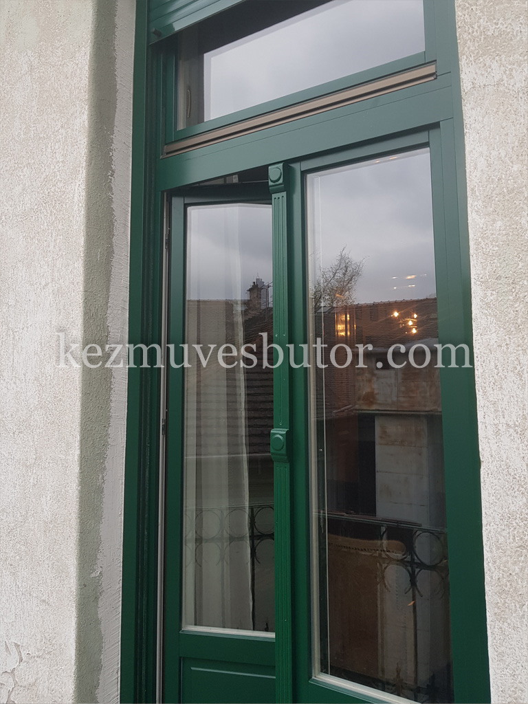 Fa ajtó redőnnyel kép Fa ajtó redőnnyel