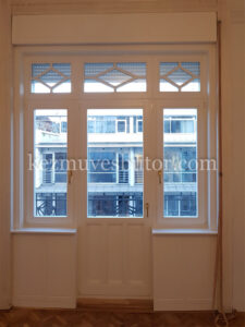 Fa erkélyajtó ablakkal