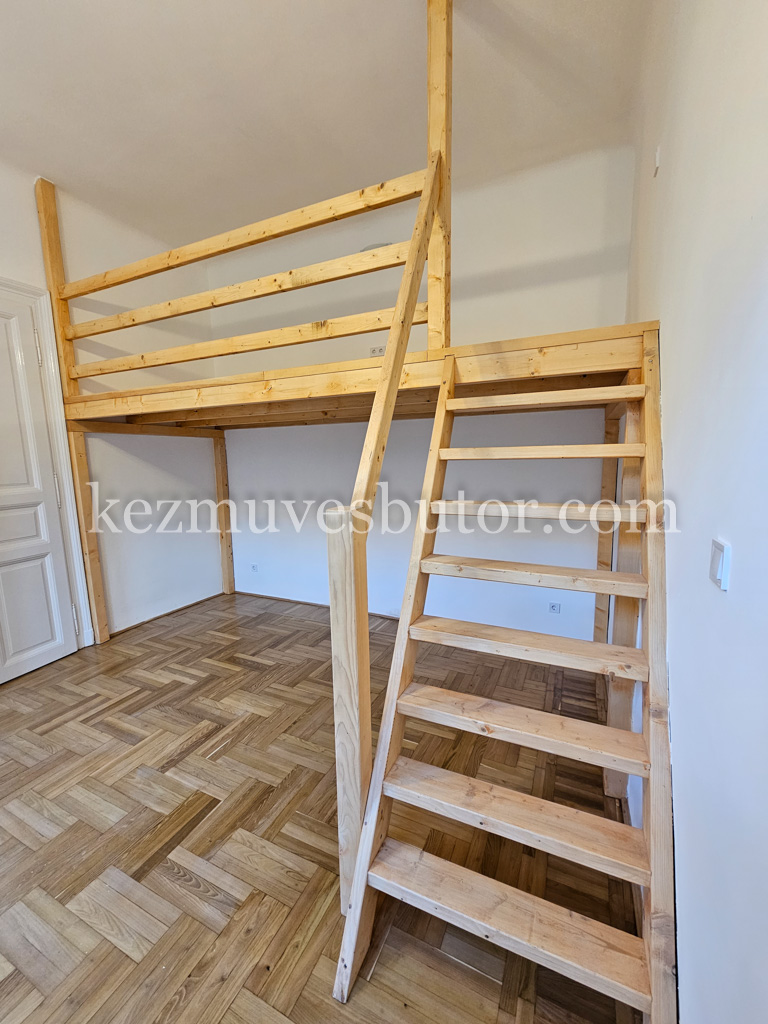 kép Fa galéria lépcső