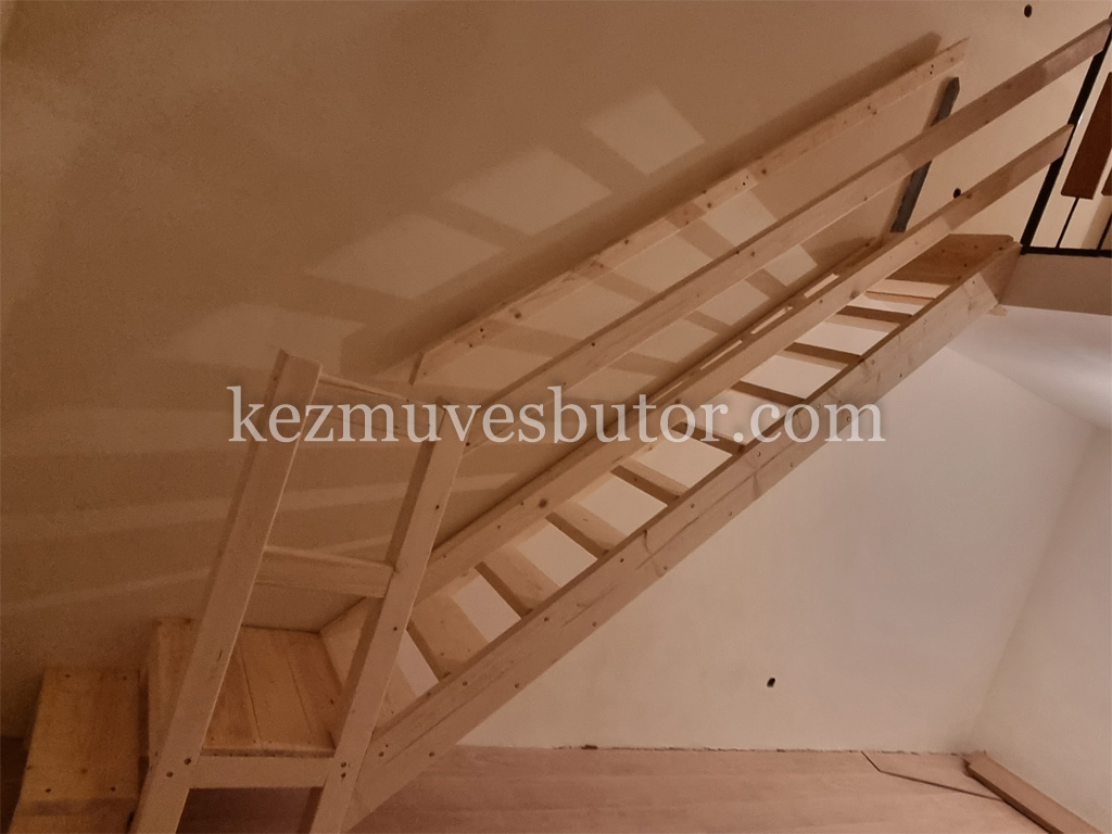 kép Fa galéria lépcső