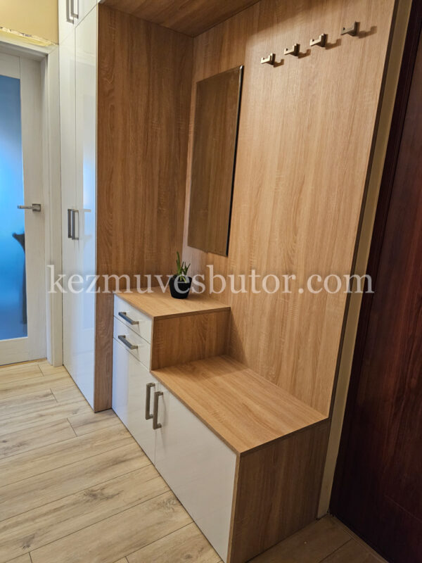 Fehér és tölgy színű előszoba szekrény kép Fehér és tölgy színű előszoba szekrény