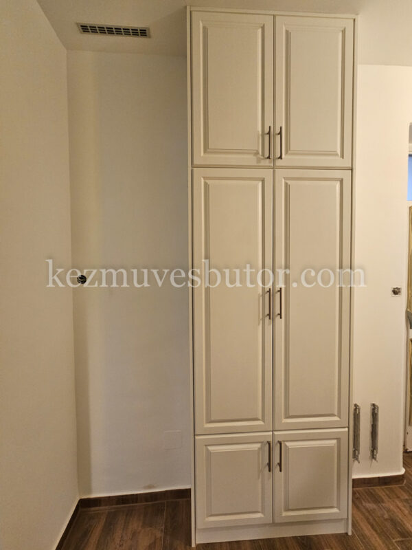 Fehér festett mdf előszoba szekrény kép Fehér festett mdf előszoba szekrény