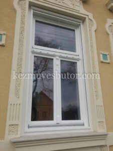 Fehér műemlék ablak kép Fehér műemlék ablak