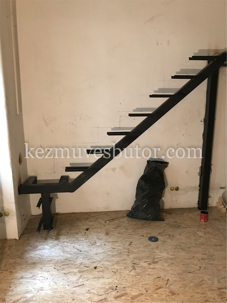 kép Fém lépcsőváz