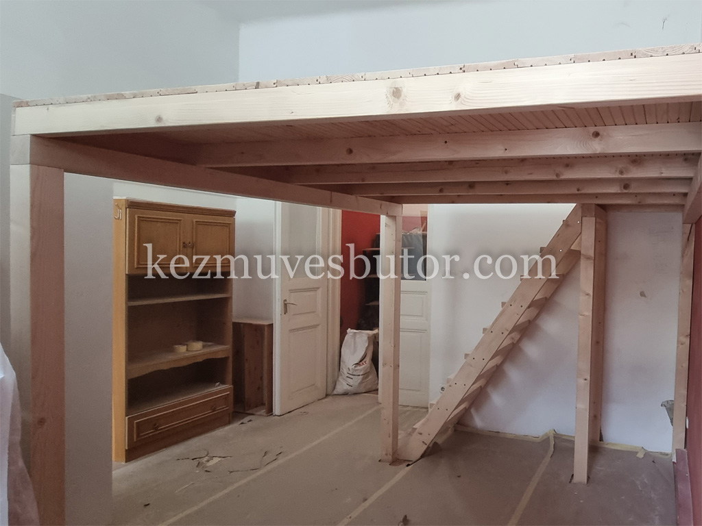 kép Fenyőg galéria a belvárosban