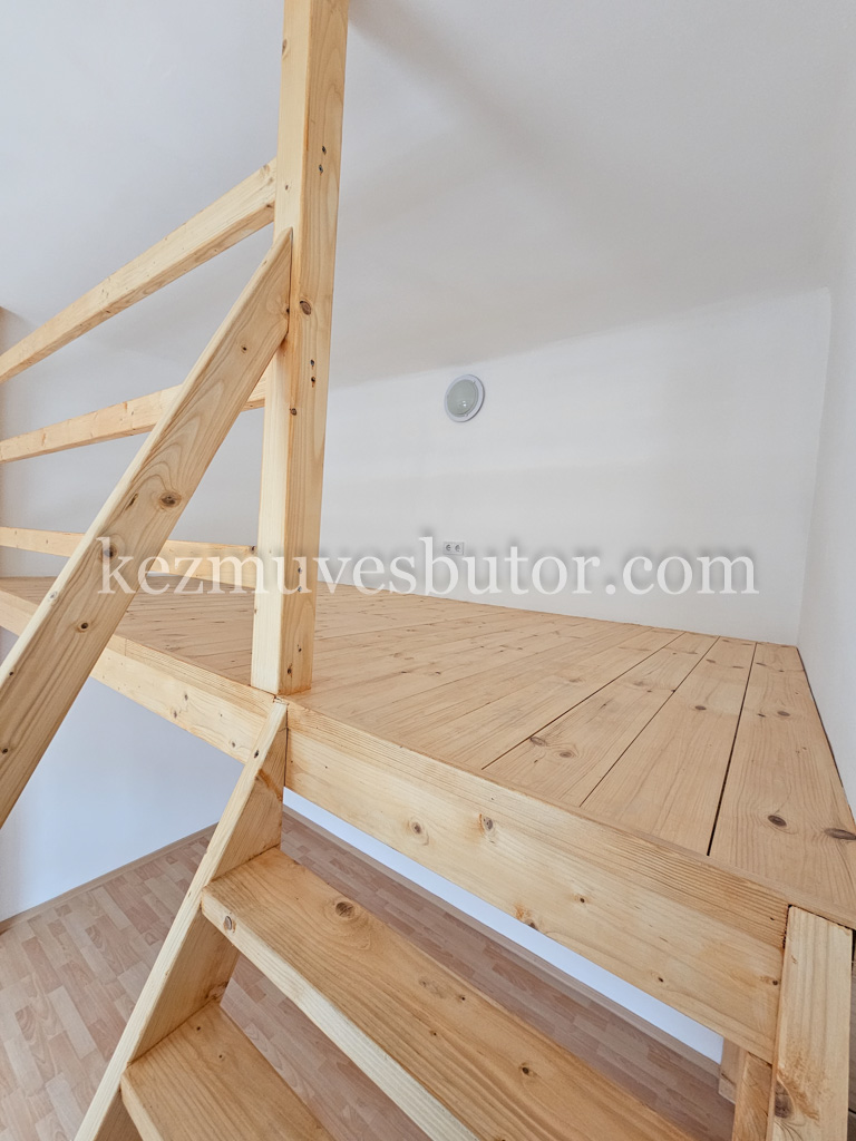 kép Galéria hajópadlóval