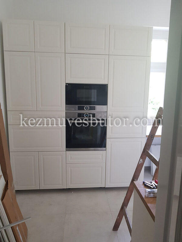 kép Kamraszekrény beépített sütővel és hűtővel