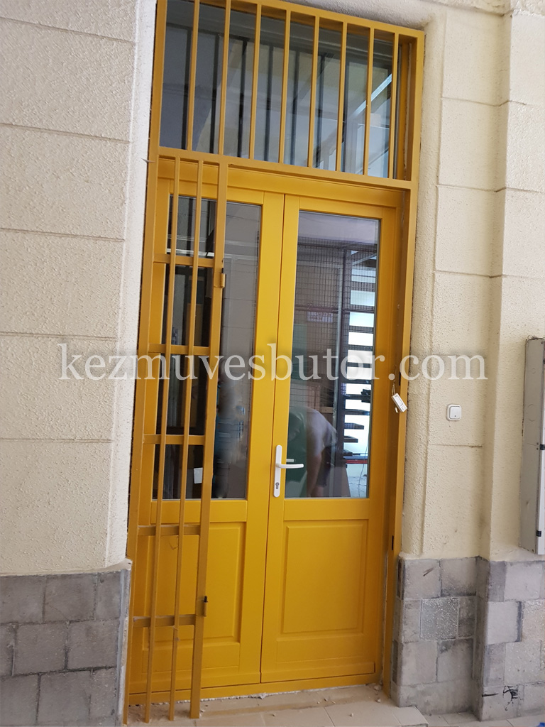 Kétszárnyú fa bejárati ajtó kép Kétszárnyú fa bejárati ajtó