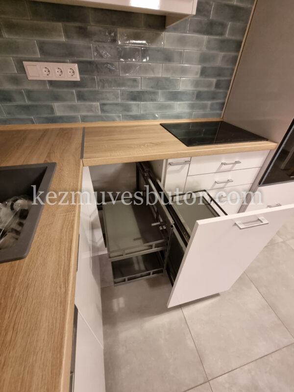 Kihúzható sarokszekrény kosár kép Kihúzható sarokszekrény kosár