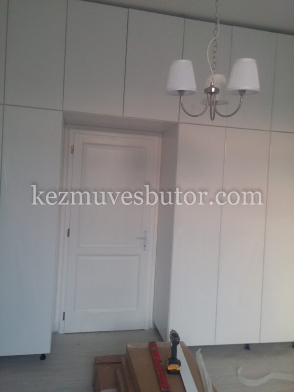 Magasfényű gardróbszekrény