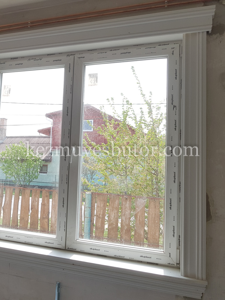 Műanyag ablak dísszegő