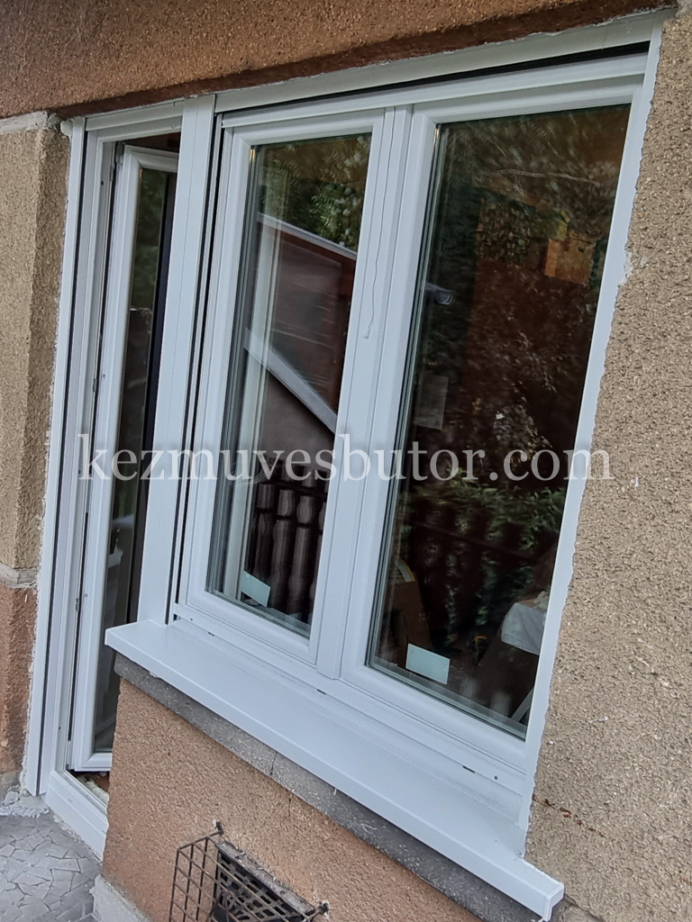 Műanyag teraszajtó ráépítős redőnnyel kép Műanyag teraszajtó ráépítős redőnnyel