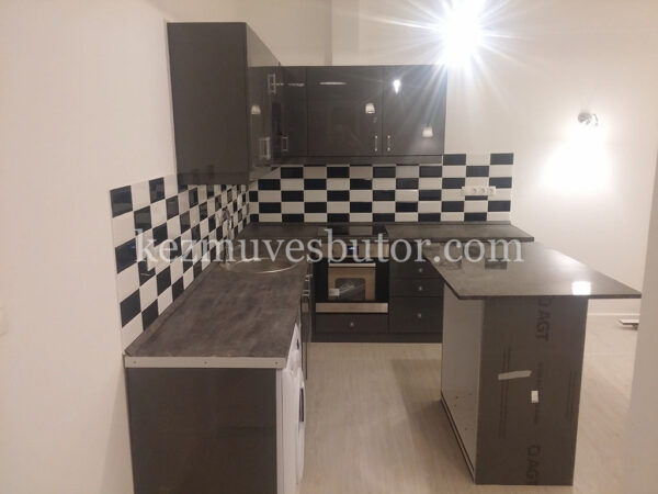 kép Szürke magasfényű konyhabútor