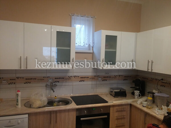 kép Tölgy konyhabútor magasfényű felső szekrénnyel