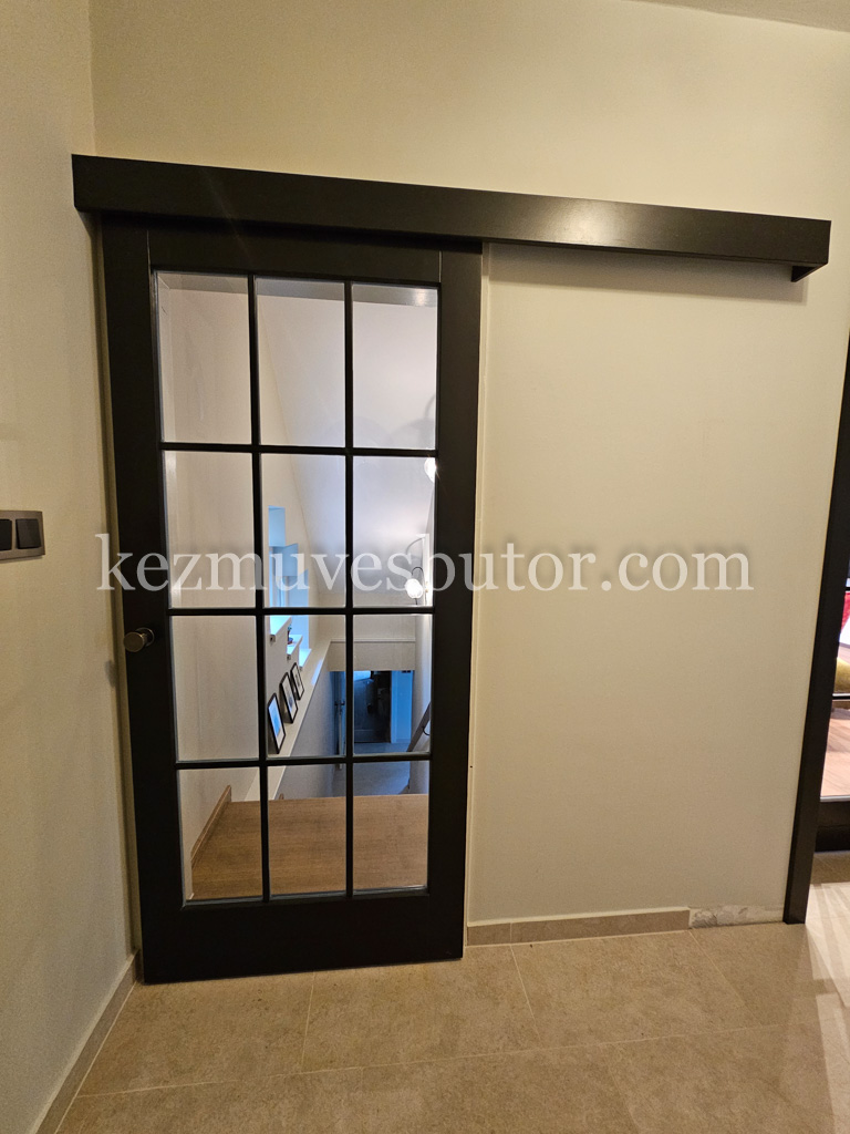 Álosztós tolóajtó Tolóajtó álosztóval