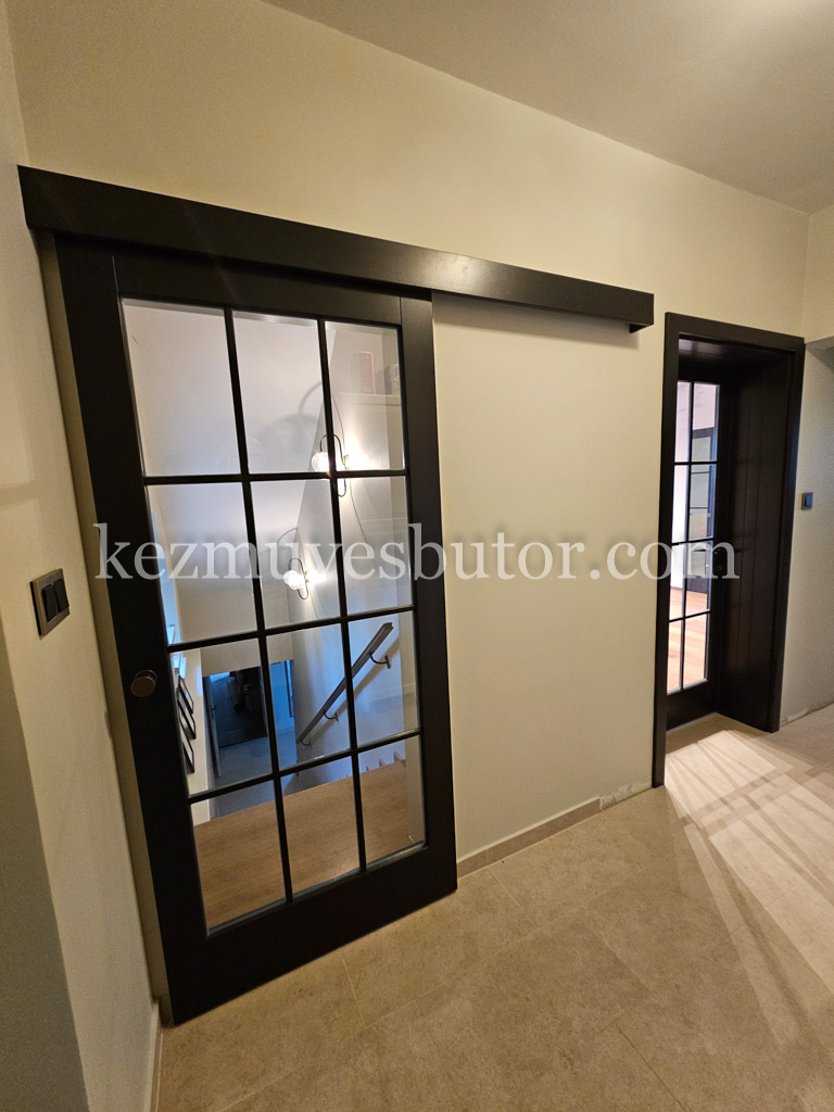 Tolóajtó szürke színben Szürke tolóajtó