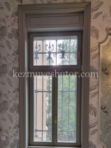 Vintage ablak motoros redőnnyel