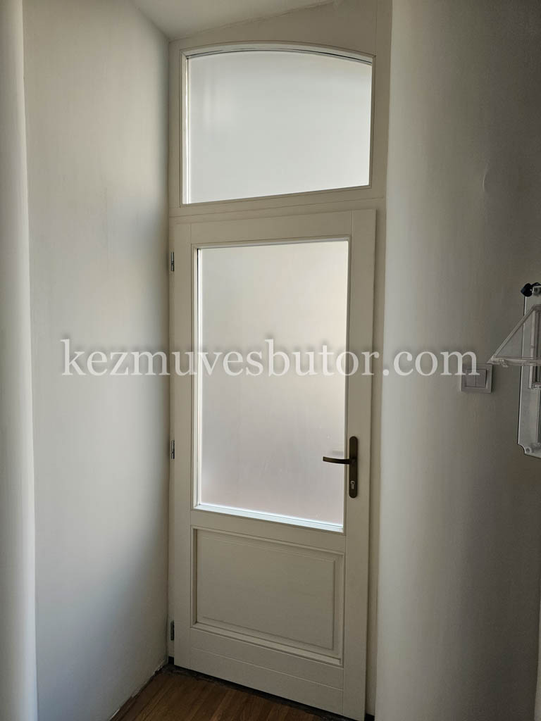 Bejárati ajtó visszajavítva – Lónyai utca, Budapest 9. kerület Bejárati ajtó visszajavítása Lónyai utcai társasházban, Budapest 9. kerület